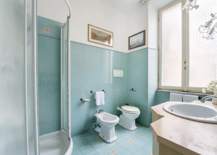 Casa Tudor, Charmy Eccentric Flat In Piccola Londra 10 Min From Center Apartment Rom