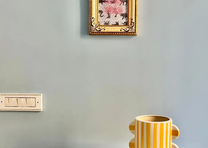 Casa Tudor, Charmy Eccentric Flat In Piccola Londra 10 Min From Center Apartment Rom
