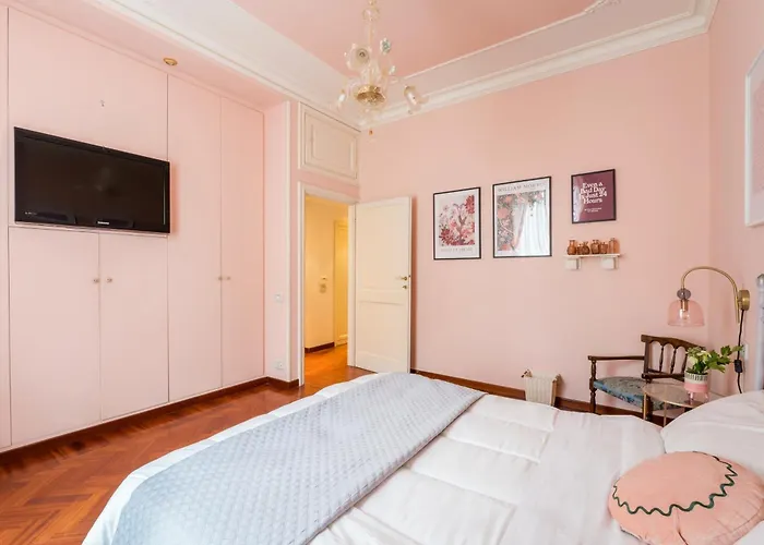 Casa Tudor, Charmy Eccentric Flat In Piccola Londra 10 Min From Center Apartment